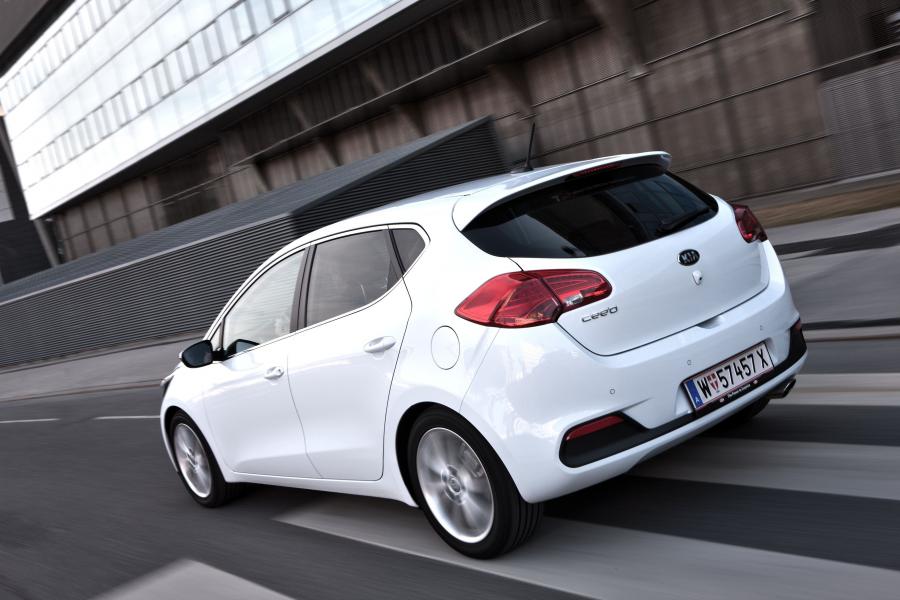  Kia cee&rsquo;d 2012 года  (фото 38 из 72)